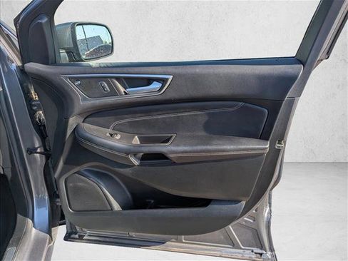 Used 2022 Ford Edge Titanium AWD/4WD image 25