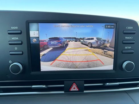 Used 2024 Hyundai Elantra SE image 18