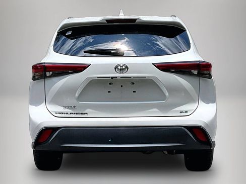 Used 2020 Toyota Highlander XLE FWD image 6