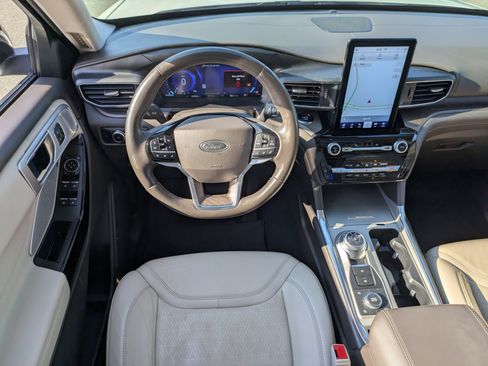 Certified 2023 Ford Explorer Platinum w/ Technology Package AWD/4WD image 34