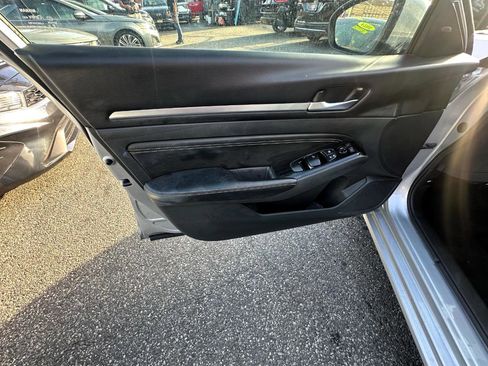 Used 2023 Nissan Altima 2.5 SL FWD image 19