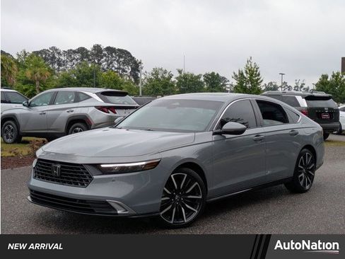Used 2025 Honda Accord Touring image 1