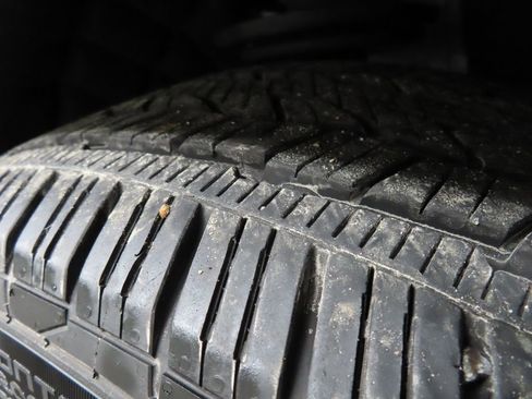 Used 2025 Chevrolet Traverse RS w/ LPO, Floor Liner Package image 7