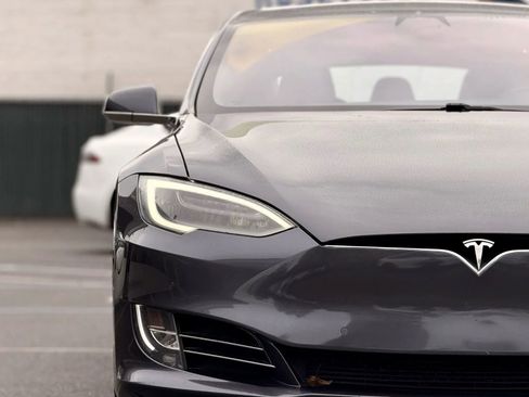 Used 2019 Tesla Model S Long Range image 3
