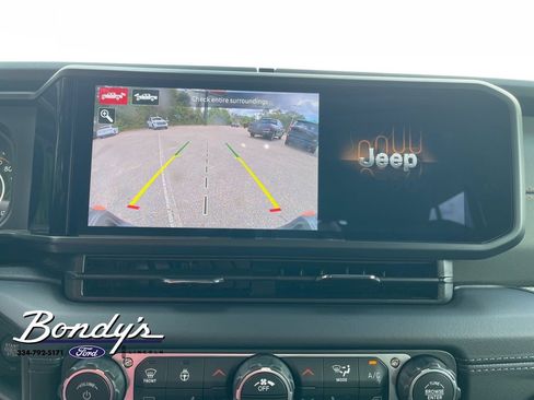 Used 2026 Jeep Gladiator Mojave AWD/4WD image 6