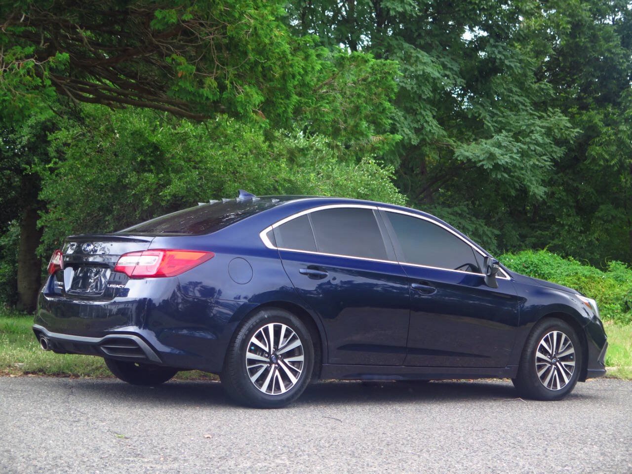 Used 2018 Subaru Legacy 2.5i Premium w/ Eyesight & BSD & Rcta & HBA AWD/4WD image 5