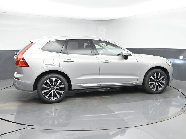 Used 2023 Volvo XC60 B5 Plus w/ Climate Package AWD/4WD image 9