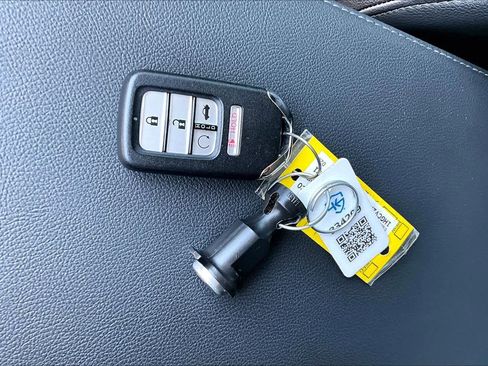 Used 2021 Honda Accord Touring image 15