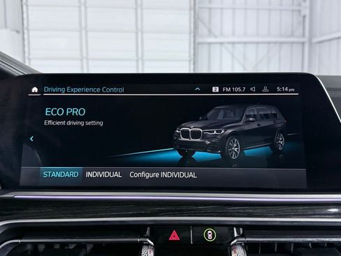 Used 2022 BMW X7 M50i image 44