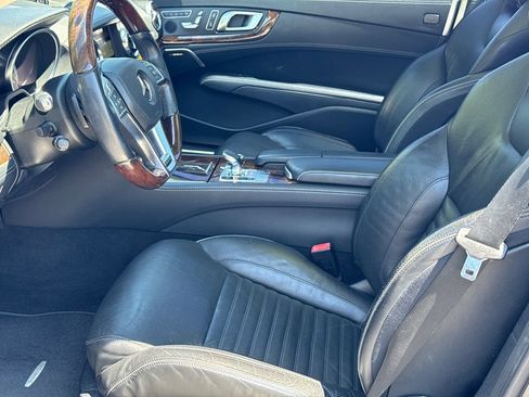 Used 2013 Mercedes-Benz SL 550 image 9