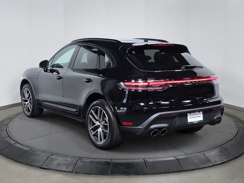 Certified 2026 Porsche Macan AWD/4WD image 3