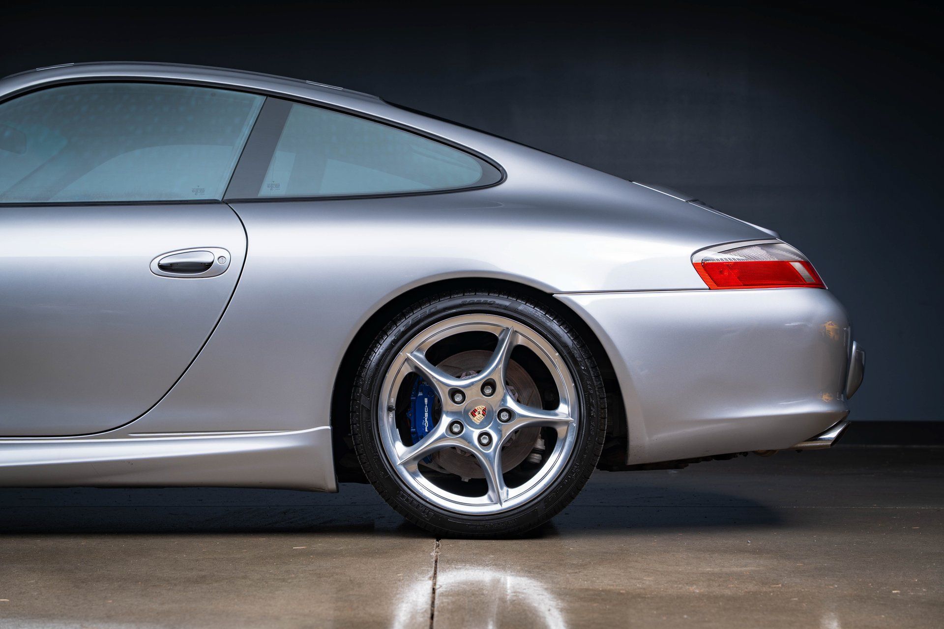 Used 2004 Porsche 911 40th Anniversary RWD image 18