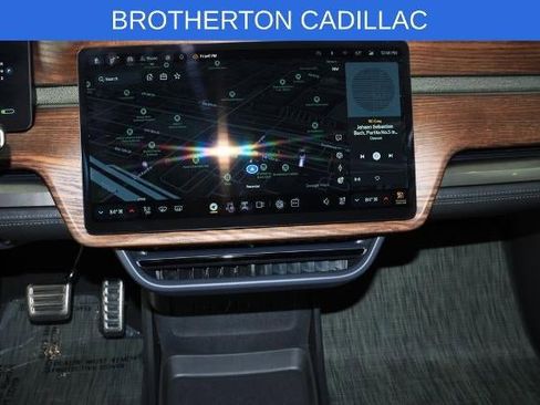 Used 2023 Rivian R1S Adventure AWD/4WD image 23
