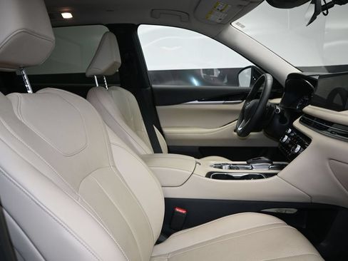 Certified 2025 INFINITI QX60 Pure FWD image 18