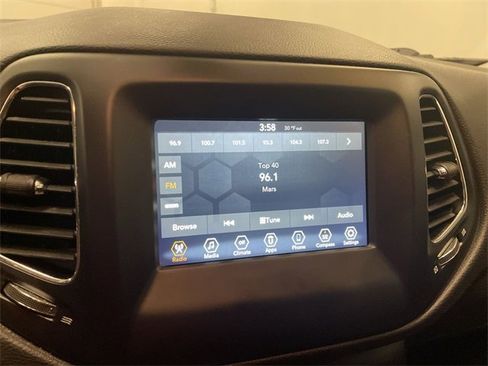 Used 2021 Jeep Compass Latitude image 16