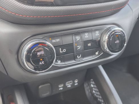 Used 2021 Chevrolet TrailBlazer RS w/ Convenience Package AWD/4WD image 19