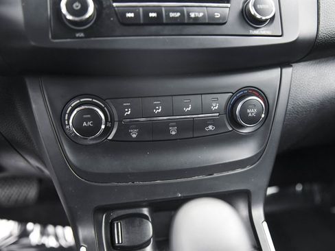 Used 2016 Nissan Sentra S image 22