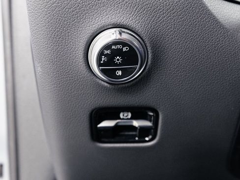 Certified 2025 Mercedes-Benz GLC 350e GLC 350e image 10