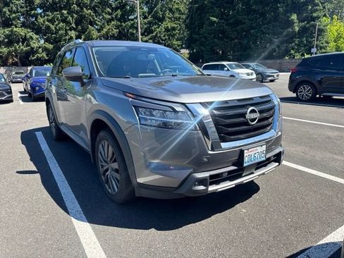 Used 2022 Nissan Pathfinder SL w/ SL Premium Package AWD/4WD image 2