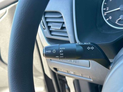 Used 2024 Nissan Rogue S image 21