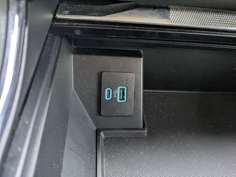 Used 2022 Ford F150 Lariat w/ Tow Technology Package image 25