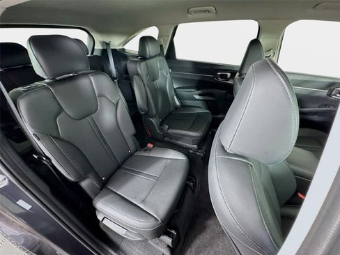 Certified 2025 Kia Sorento EX FWD image 28