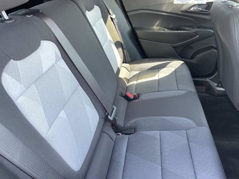 Used 2025 Chevrolet Trax RS w/ Driver Confidence Package FWD image 25