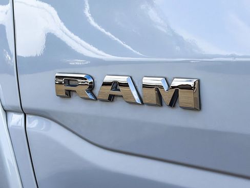 Used 2020 RAM 1500 Laramie w/ Off Road Group AWD/4WD image 12