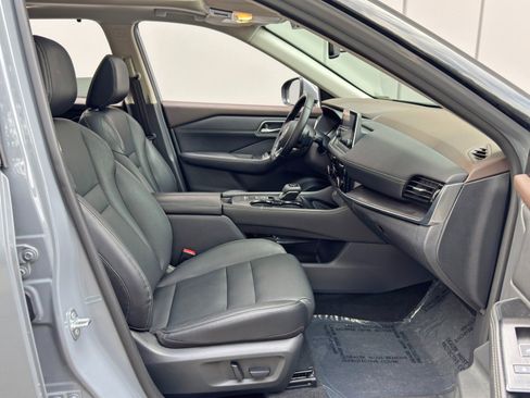 Used 2021 Nissan Rogue SL FWD image 15