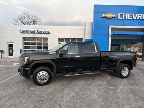 Used 2024 GMC Sierra 3500 Denali w/ Denali Reserve Package image 4