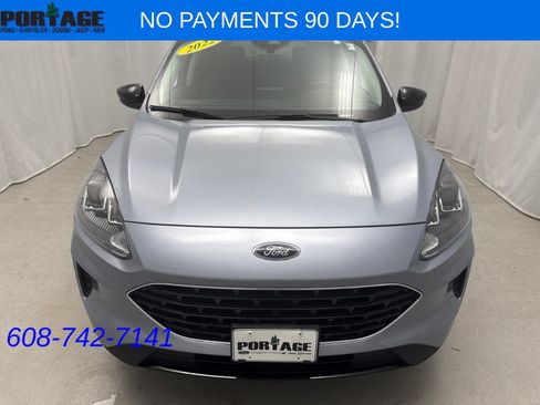 Used 2022 Ford Escape SE w/ SE Sport Appearance Package AWD/4WD image 6