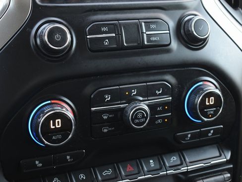 Used 2019 Chevrolet Silverado 1500 RST image 30