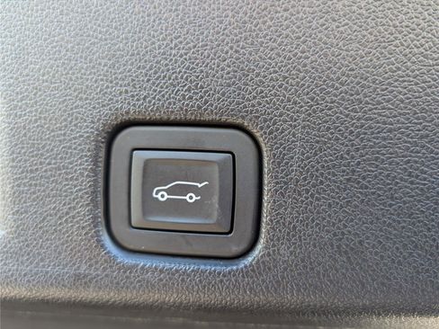 Used 2024 Chevrolet Traverse RS w/ LPO, Floor Liner Package image 15