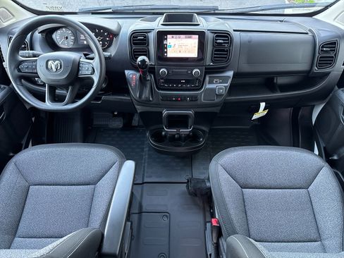 Used 2025 RAM ProMaster 2500 w/ Convenience Group image 12