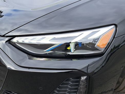 New 2026 Audi RS e-tron GT Base image 34