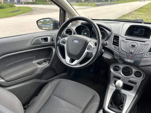 Used 2014 Ford Fiesta SE image 23