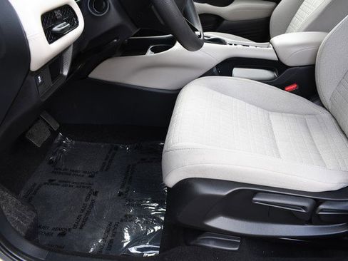 Used 2025 Honda HR-V LX image 15