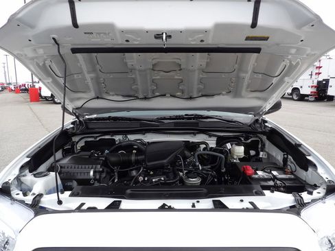 Used 2022 Toyota Tacoma SR image 40