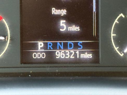 Used 2019 Toyota Sequoia SR5 AWD/4WD image 26