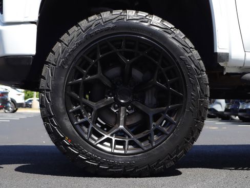 Used 2025 GMC Sierra 1500 AT4 w/ Technology Package AWD/4WD image 6