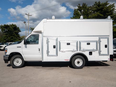 New 2025 Ford E-350 and Econoline 350 Super Duty w/ Power Equipment Group image 4