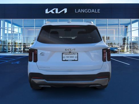 New 2026 Kia Sorento EX w/ EX Premium Package FWD image 8