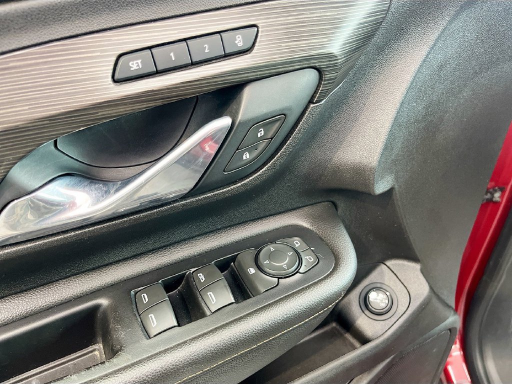 Used 2019 GMC Terrain SLT w/ Preferred Package FWD image 17