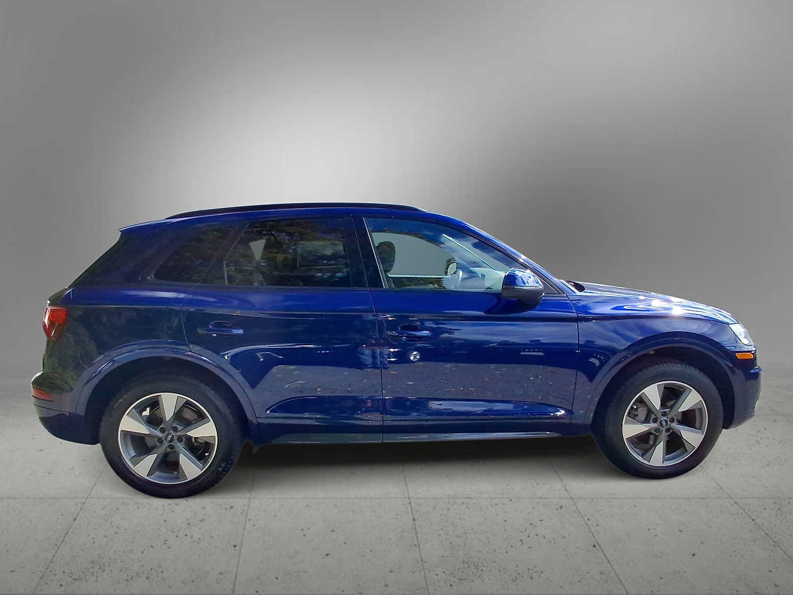 Used 2020 Audi Q5 2.0T Premium w/ Titanium Sport Package AWD/4WD image 9