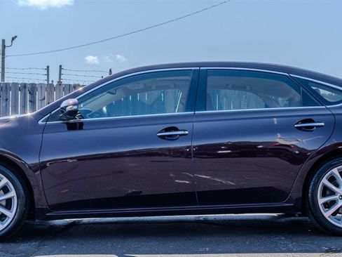 Used 2013 Toyota Avalon Limited image 2