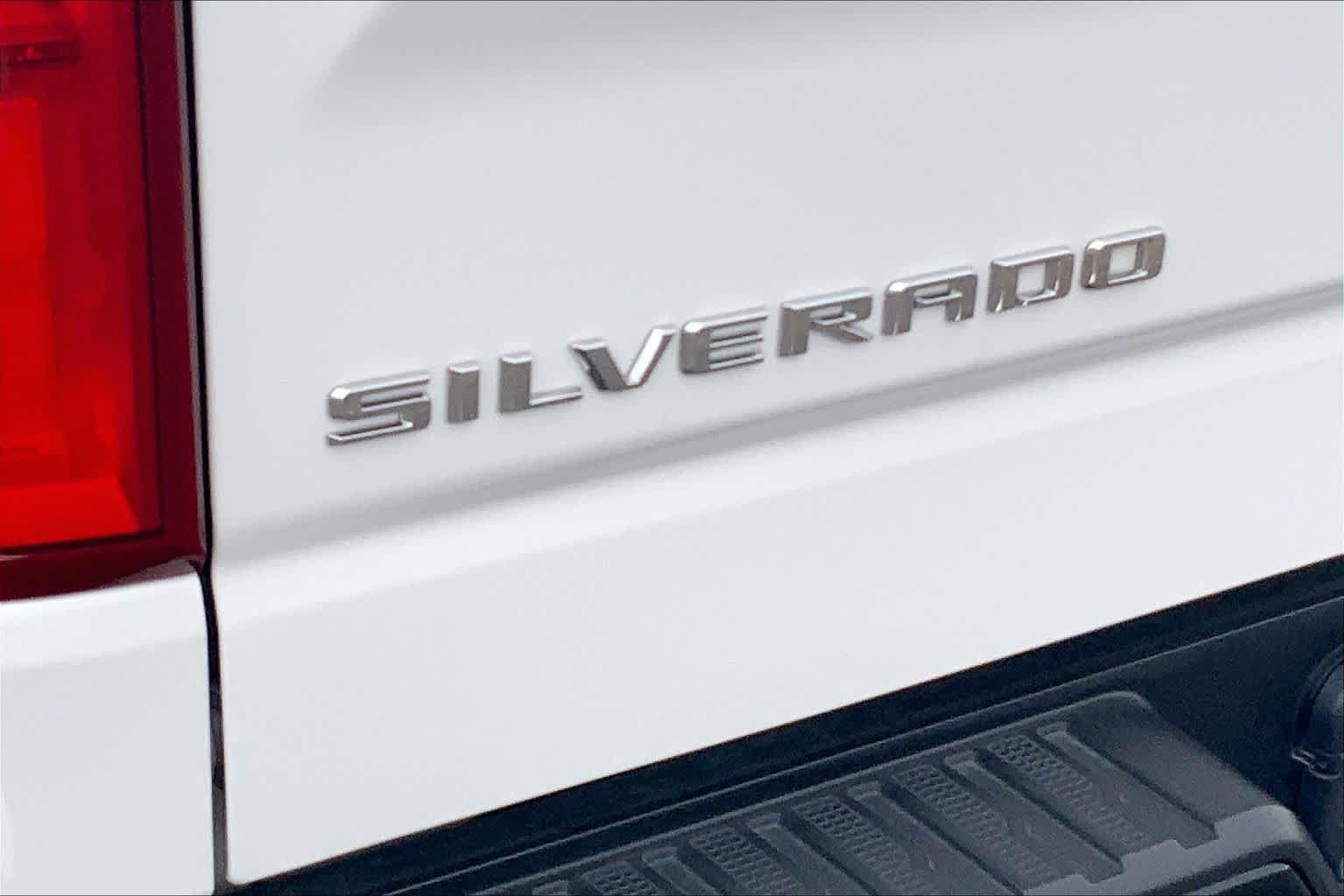 Used 2024 Chevrolet Silverado 1500 LT Trail Boss w/ Convenience Package II AWD/4WD image 10