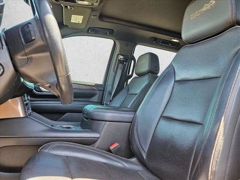 Used 2022 Chevrolet Tahoe High Country AWD/4WD image 16