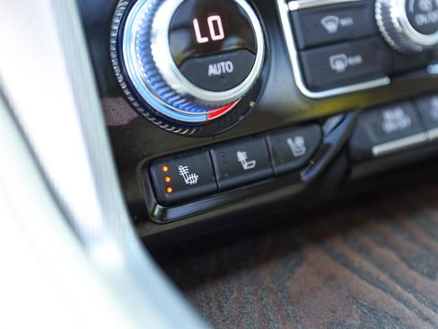 Used 2021 GMC Yukon Denali w/ Denali Premium Package image 26