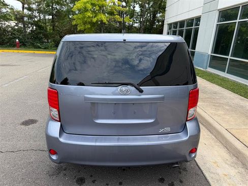 Used 2011 Scion xB FWD image 13