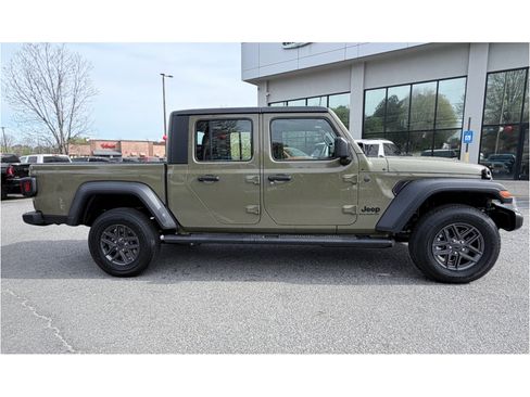 New 2026 Jeep Gladiator Sport image 4